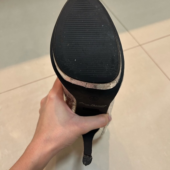 Silver heels - Picture 4 of 6